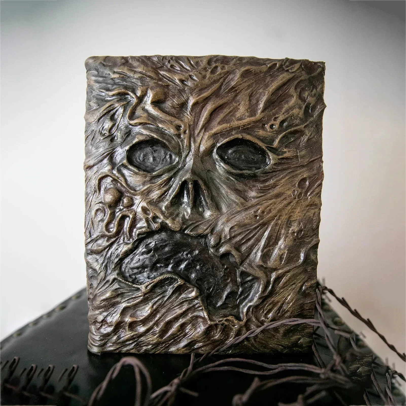 Necronomicon Vintage - Livro d - Vintage Collectible Books avaliação e preço